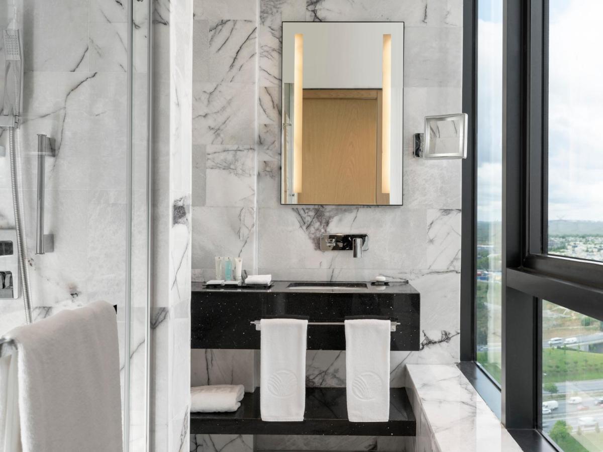 Westside Residences By Rotana Истанбул Екстериор снимка