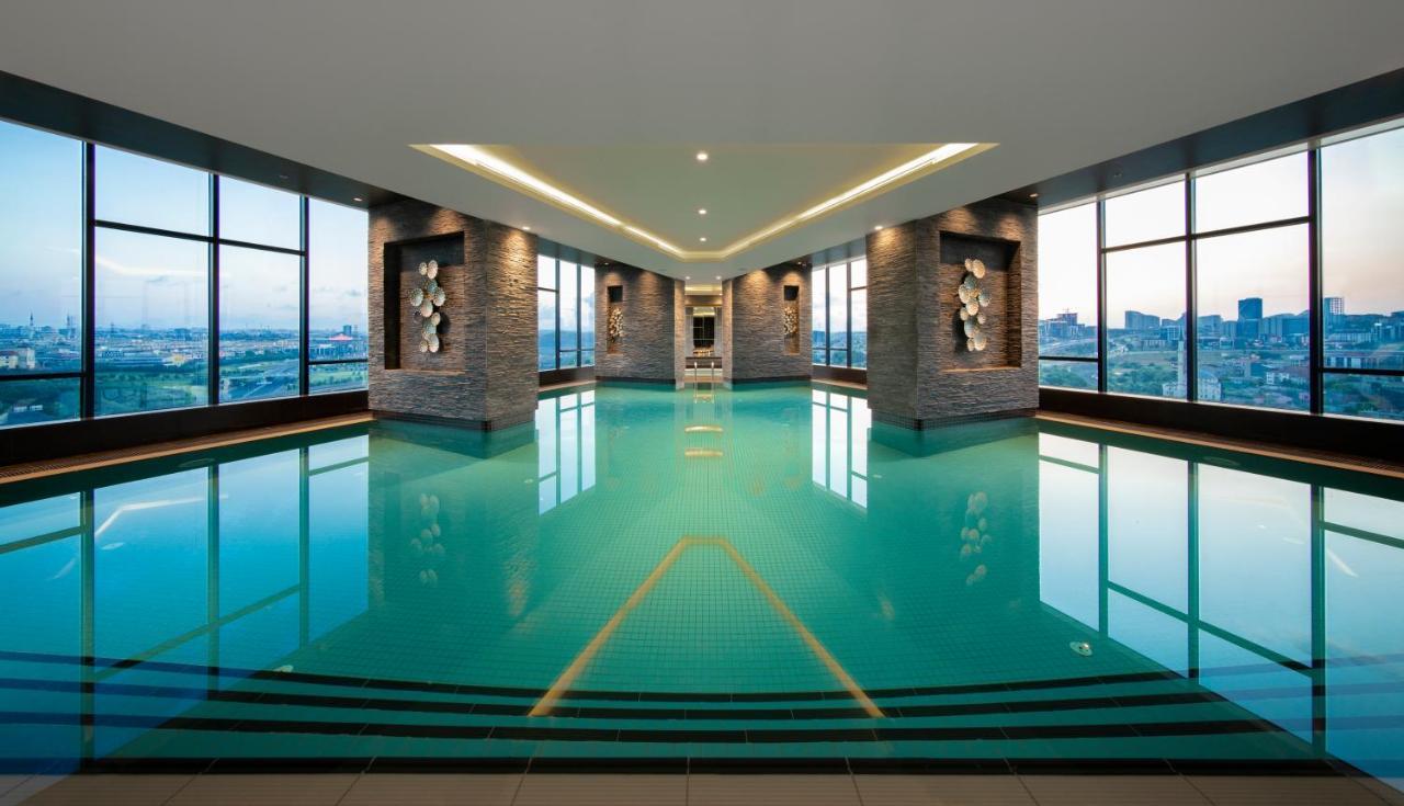 Westside Residences By Rotana Истанбул Екстериор снимка